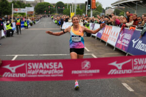 Rose Harvey breaks course record at the Mizuno Swansea Half Marathon 2026